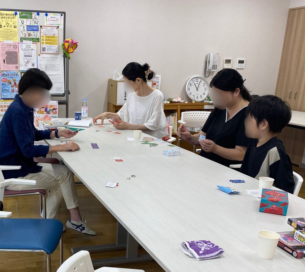 説明会に参加する参加者のようす